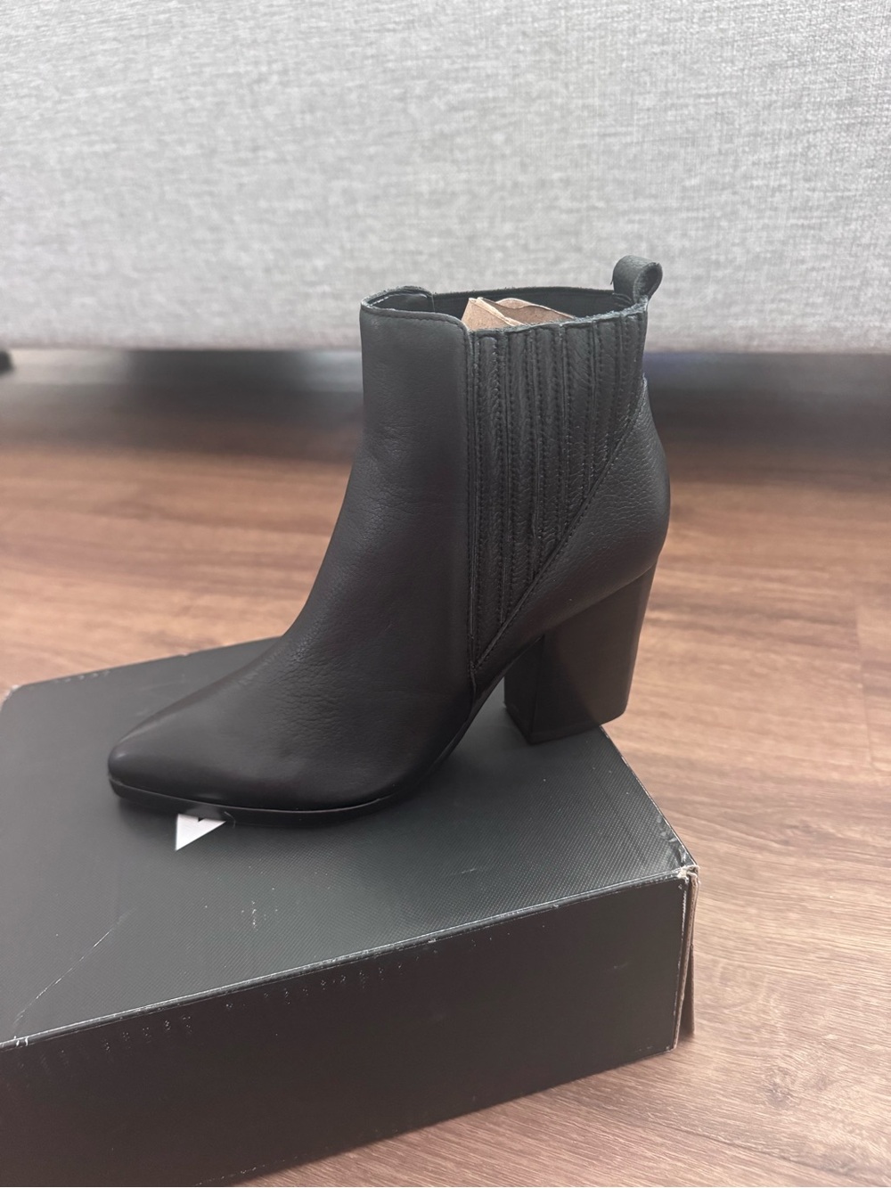 NWT Marc Fisher Alva Black Block Heel Ankle Booties - Picture 5 of 7